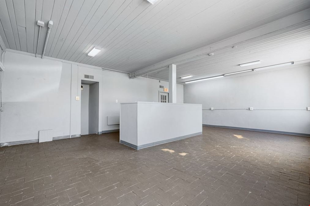 2215 E Broad Ave