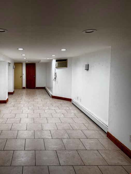 600 SF | 64 7th Avenue | Vanilla Box Office Space with Private Entrance for Lease