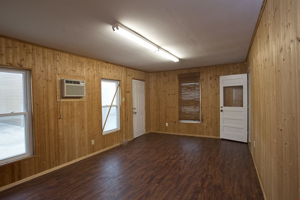 1005 Airline Rd