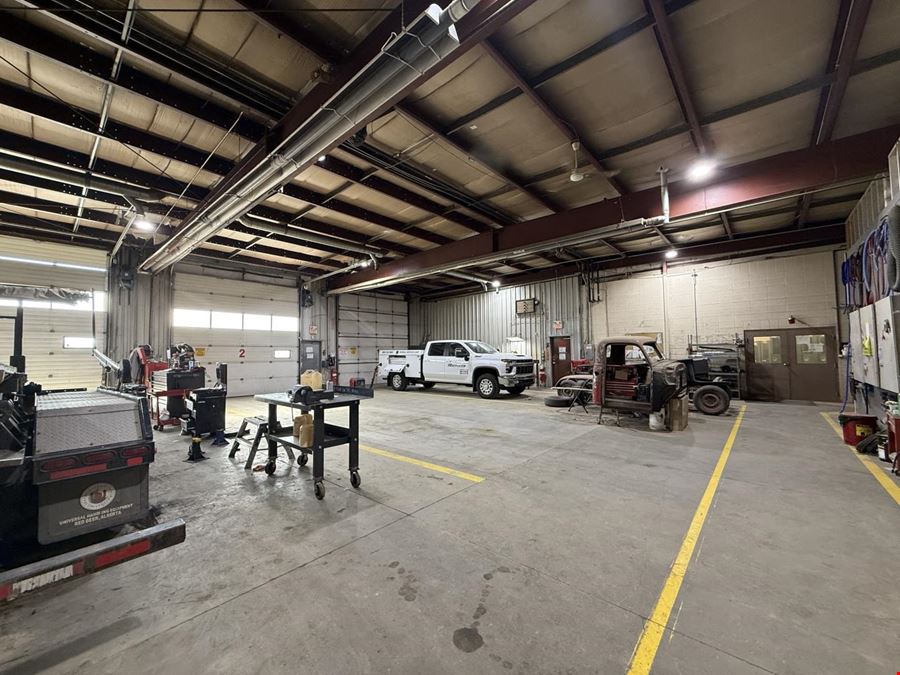 8164 Edgar Industrial Close