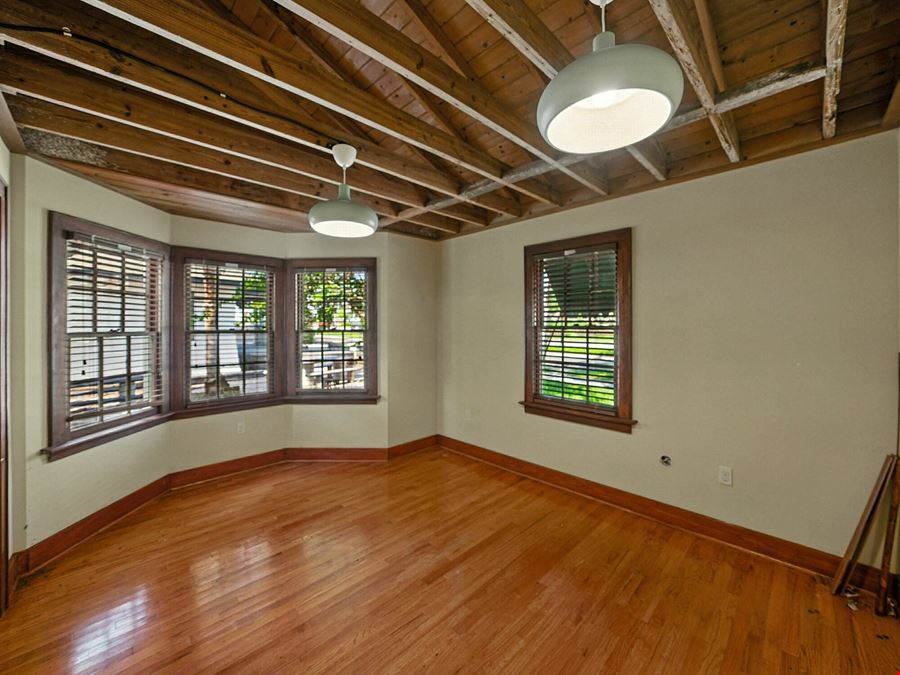 Downtown Lakeland Stand Alone Office