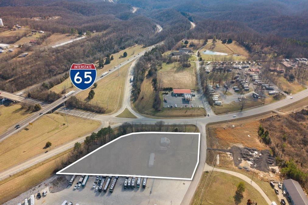 2135 Ted Dorris Rd - Goodlettsville