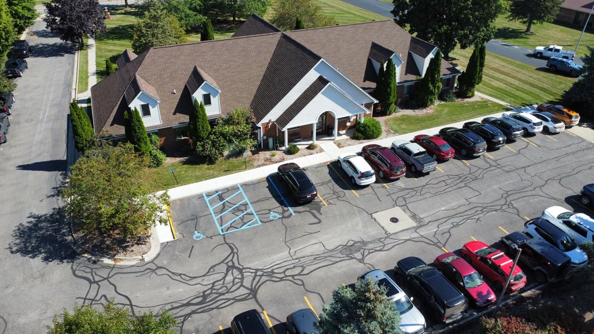 1225 W Grand River