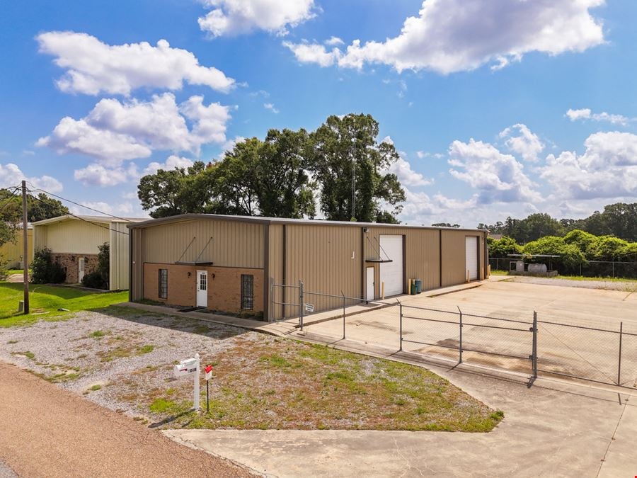 ±4,516 SF Office Warehouse with Wash Bay and Bridge Crane