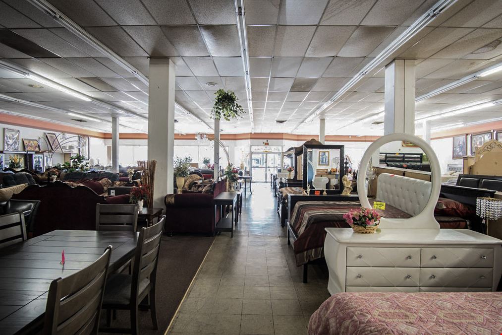 High Exposure Retail Space in Downtown Porterville, CA