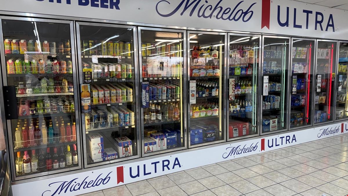 3,272 SF Convenience Store For Sale
