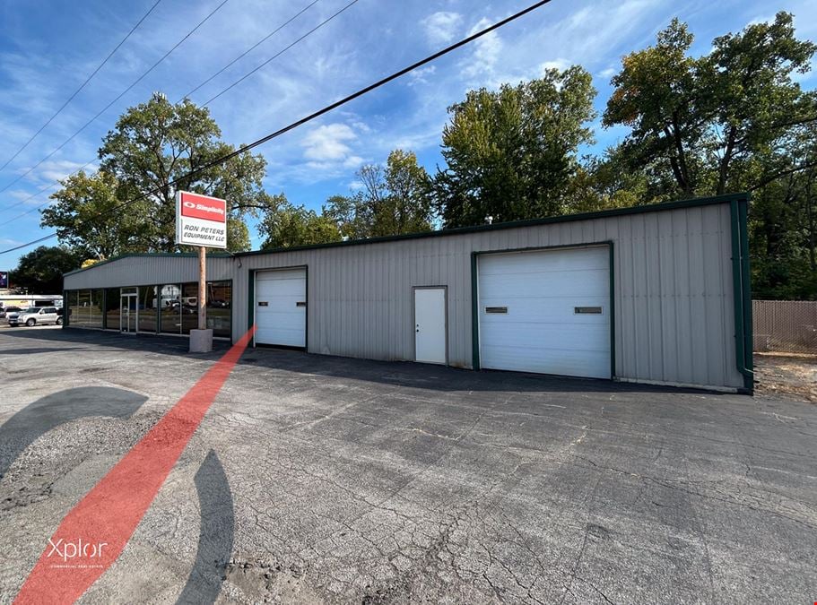 Warehouse with Showroom