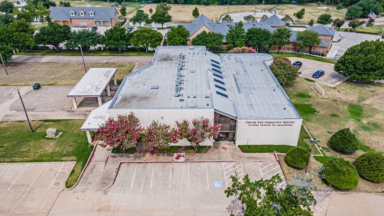 Preview of Retail space for Rent at 4002 W Pioneer Pkwy