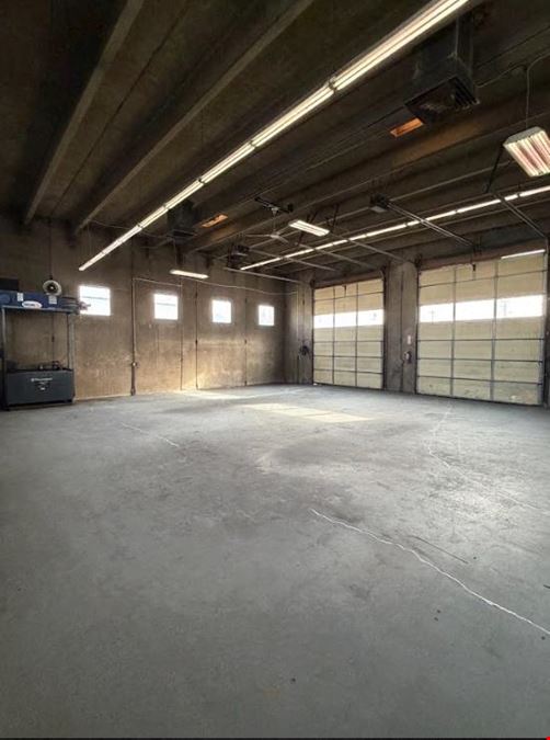10,000 SF Automotive Warehouse W/ 2,000 SF bonus mezzanine included at no additional rent | 950 W 2100 S Salt Lake City