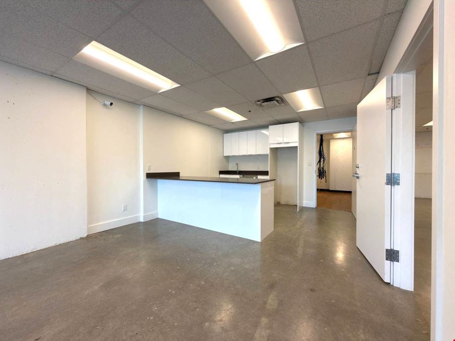 #208 - 128 W 6th Ave