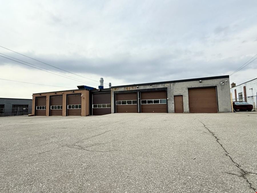 25 & 29 Milford Avenue North York, ON M6M 2Wl