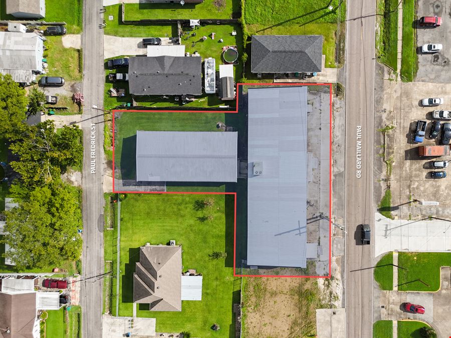 Industrial Warehouse with Covered Storage in Luling