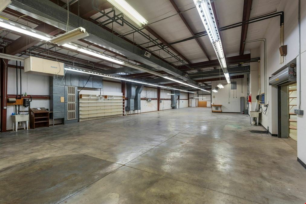FOR LEASE – ±16,594 SF Industrial Flex Space | High-Visibility Rt. 42 Location