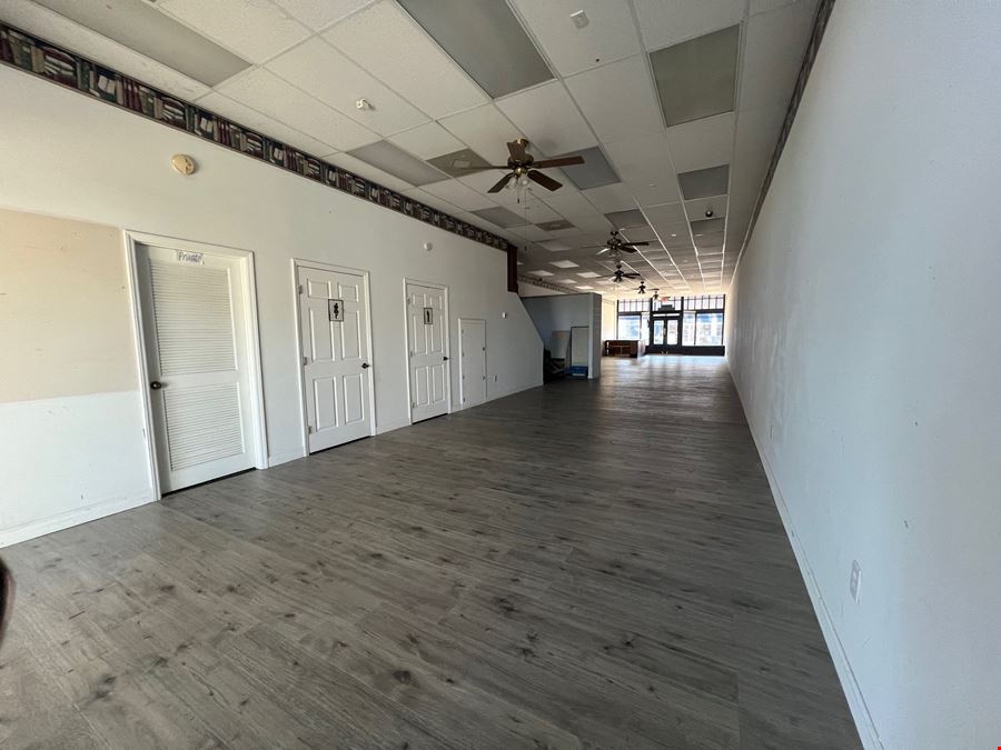 110 W Anderson St
