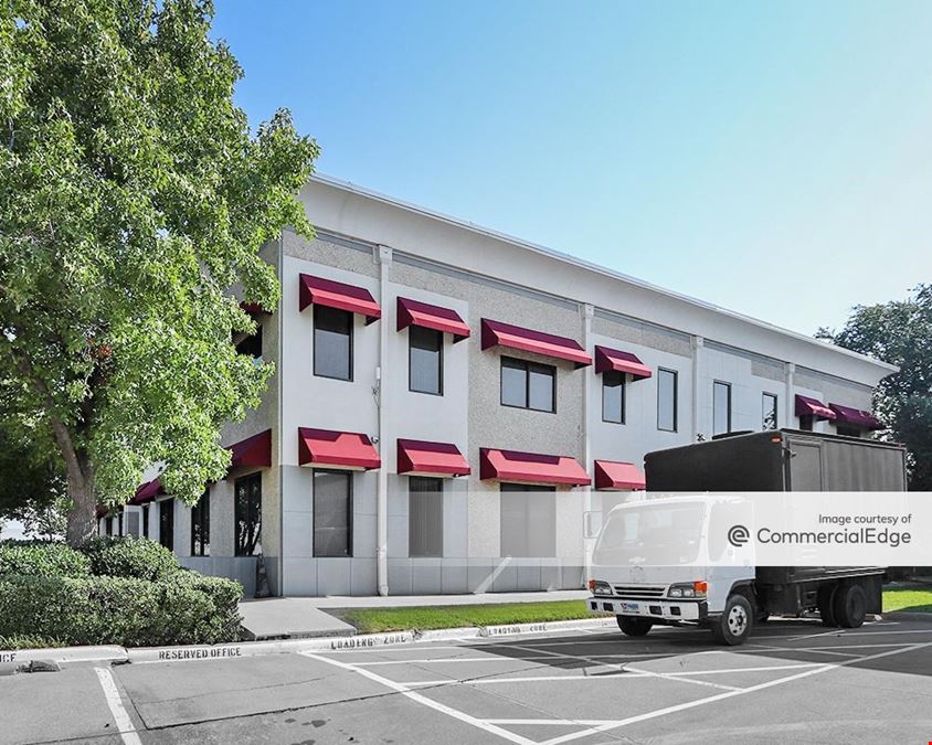 Post & Paddock Center