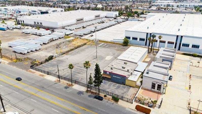 HUGE AUTO SERVICE LOT