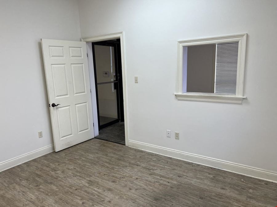 5,600+SF Office w/824 SF Shop on St. Charles in Houma