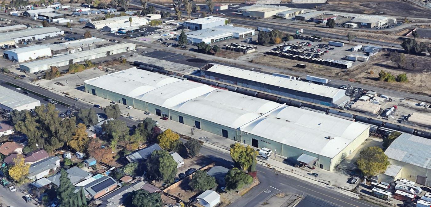 Industrial Warehouse w/ Yard