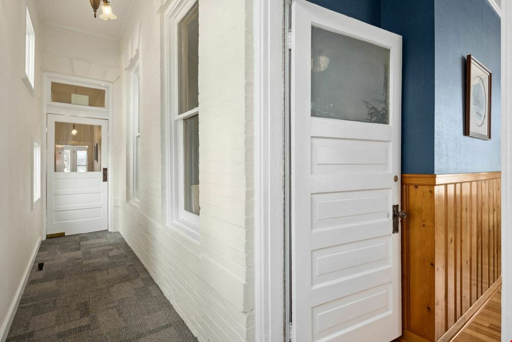 MOVE IN READY OFFICE SPACE
