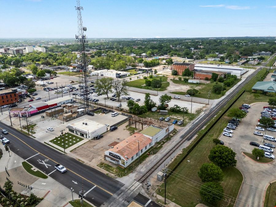 Silo-Adjacent Retail/Development Property