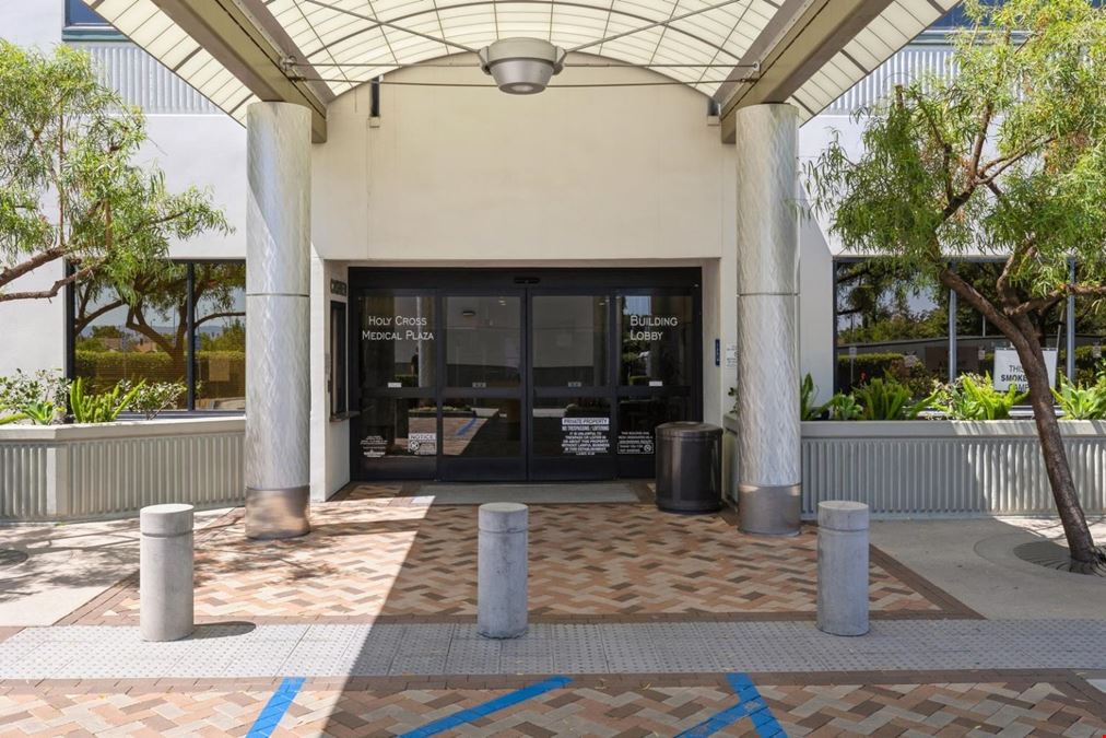 Holy Cross Medical Plaza