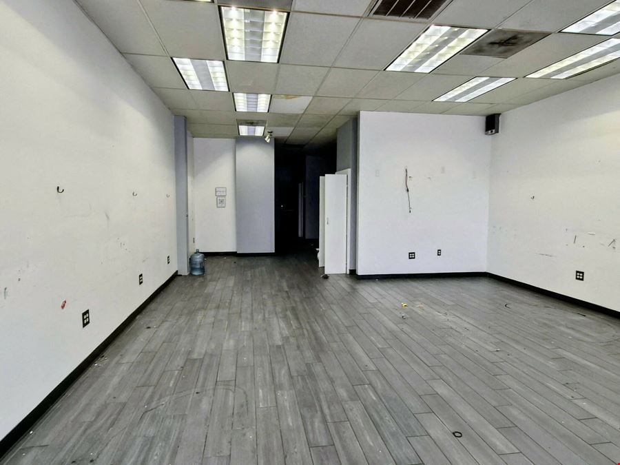 Spacious Retail Unit in Gause Blvd Shopping Center
