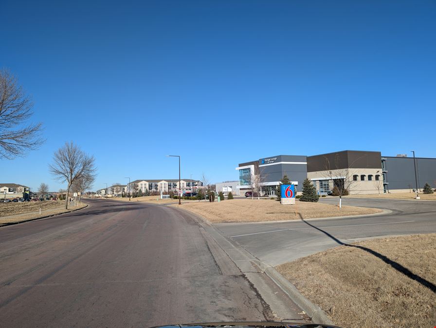 1720 Premier Dr