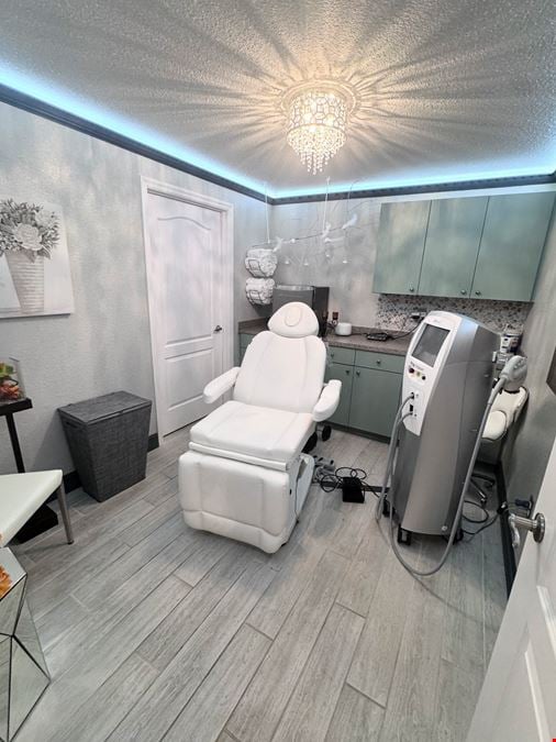 Turn-Key Medical Office Condo in Port Charlotte