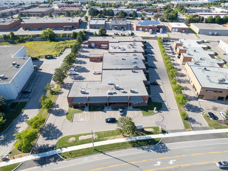 215 Traders Blvd E, Mississauga, ON L4Z 3K5
