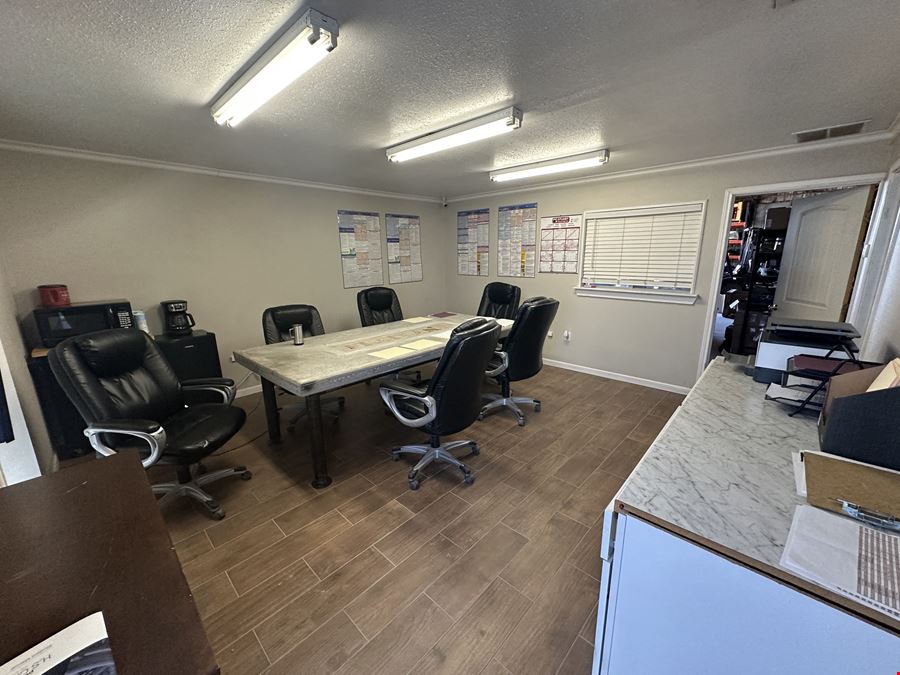 Industrial Office/Shop Near I-20 & TX-349
