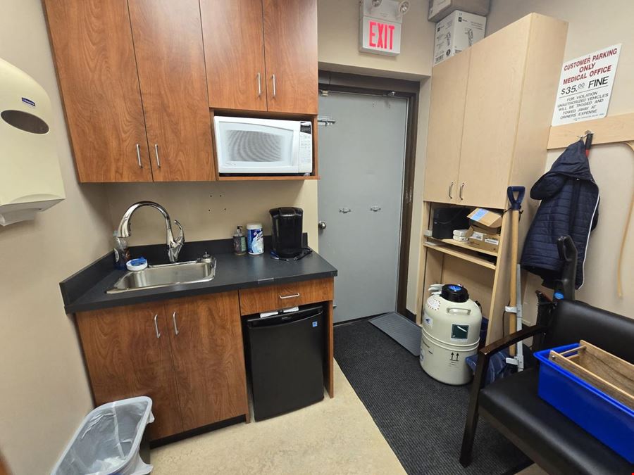 Bearspaw Plaza: Medical Office Space