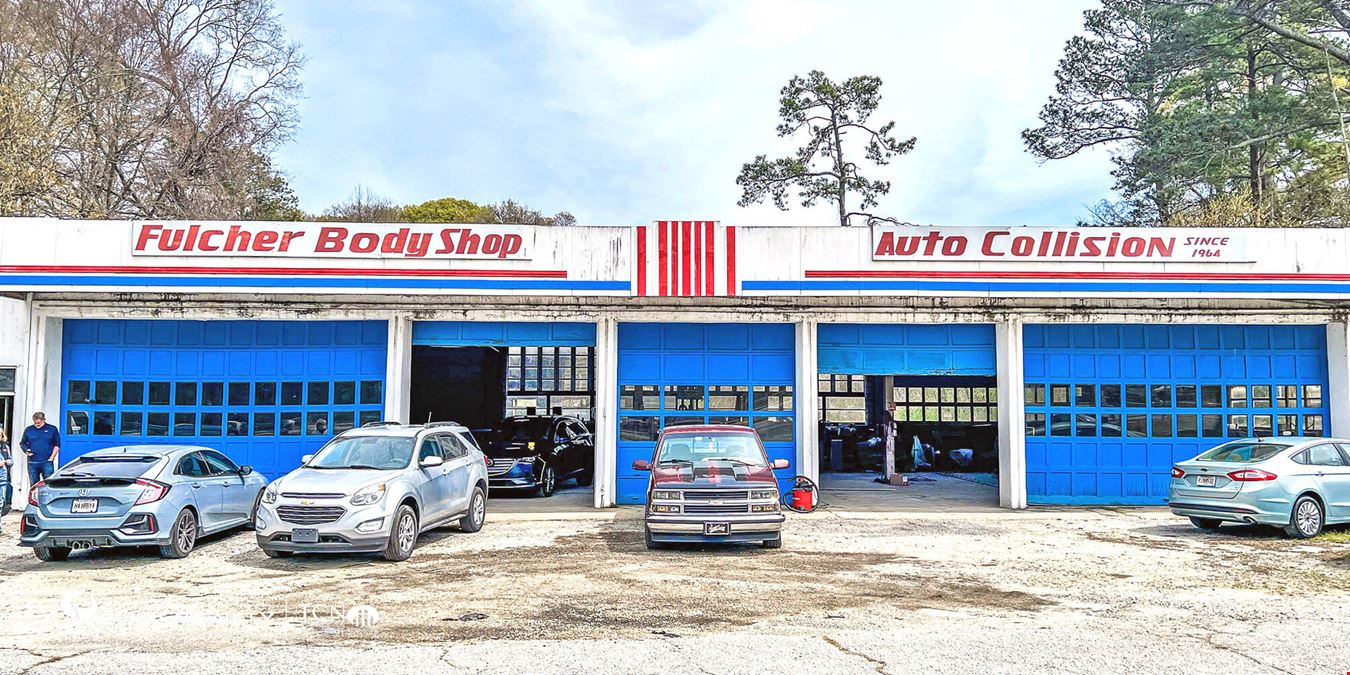 ±5,000 SF Auto-Service Garage For Sale