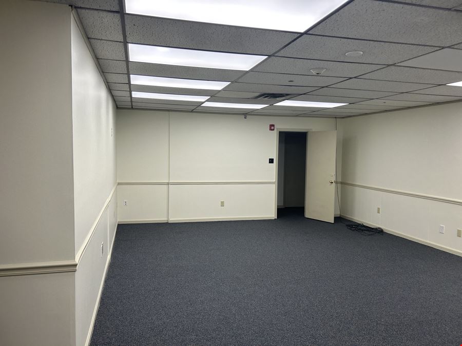 139 W Market St