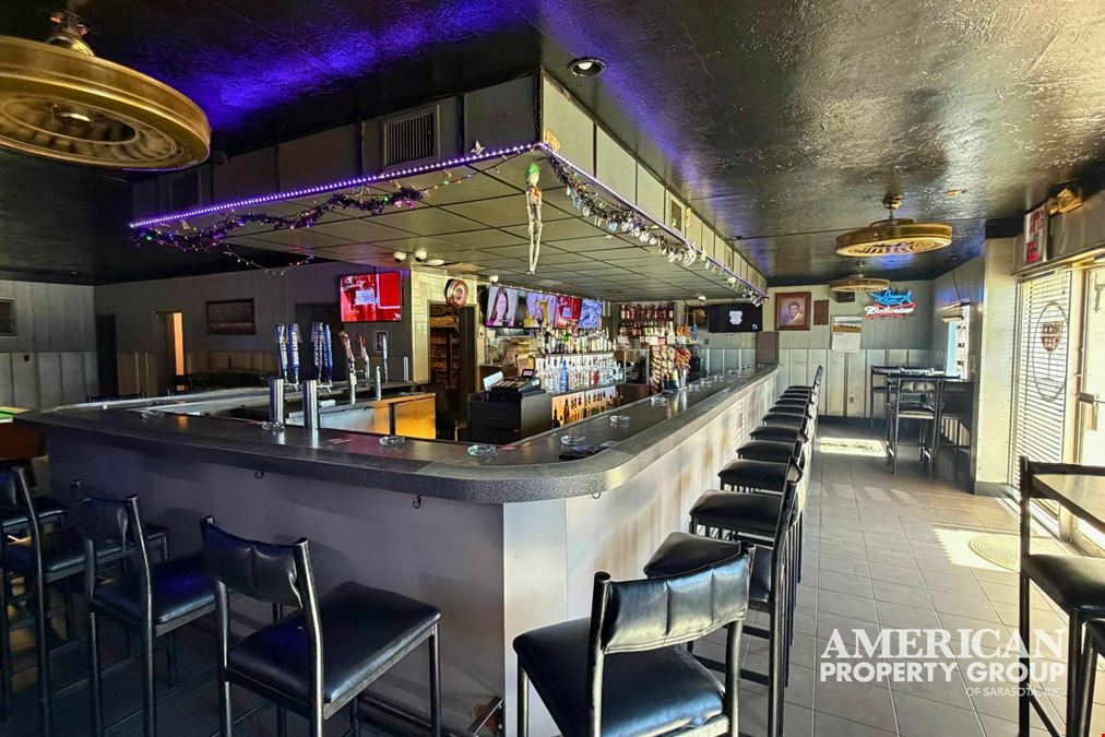 High-Visibility Freestanding Bar Property