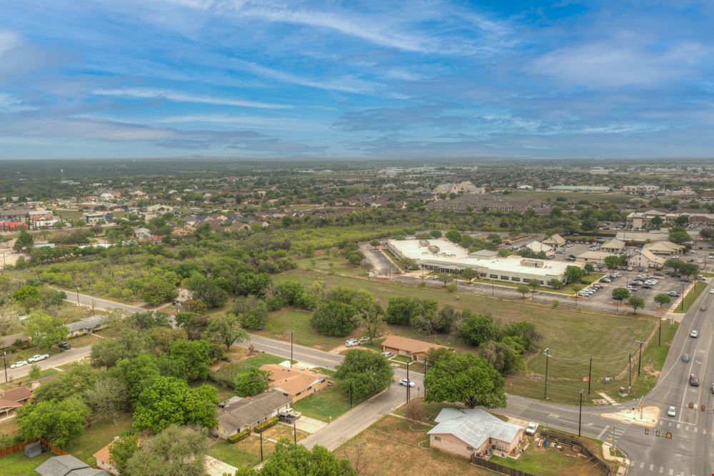 Common and Gruene Rd