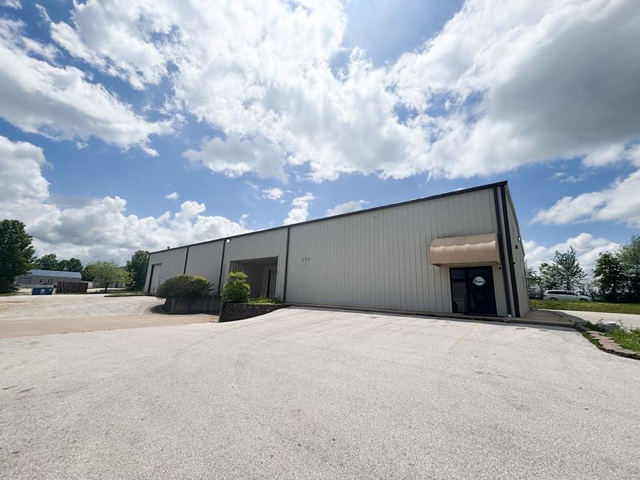 11,824 SF Office/Warehouse for Lease