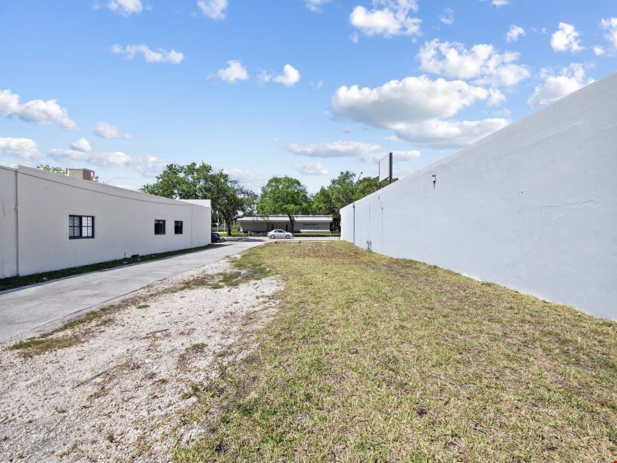 Retail/ Office & Land