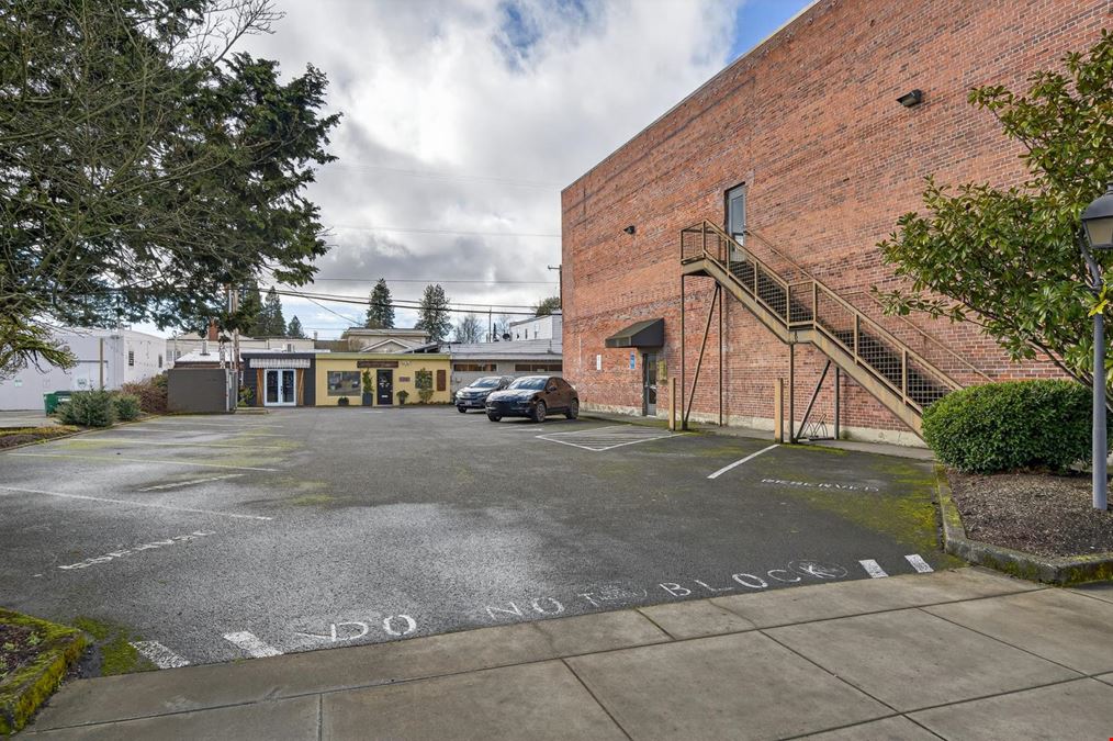 700 E 1st Street