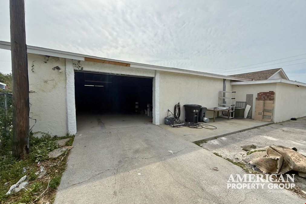 Newer Roof!  Fenced Parking/Storage