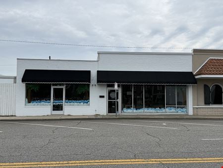Preview of Retail space for Rent at 915 Broadway St