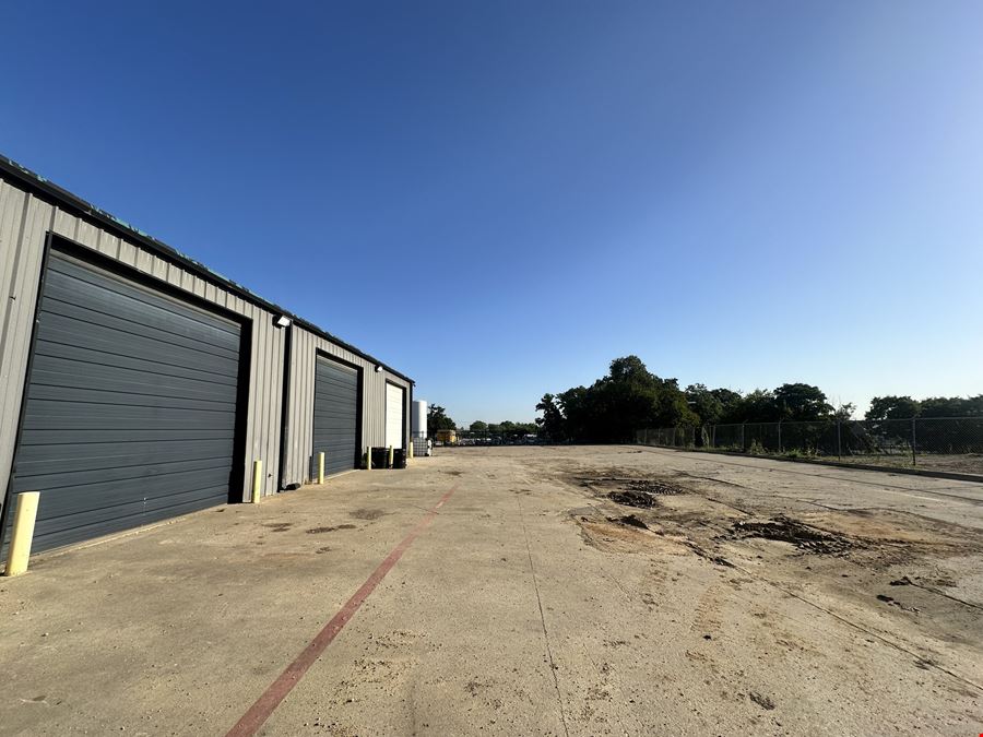 5,000 SF Office/Warehouse w/ Fenced Storage on 1.10 AC
