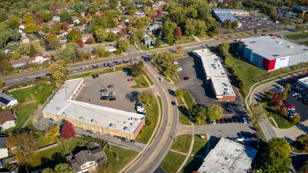 Boughton & Pinecrest Plaza