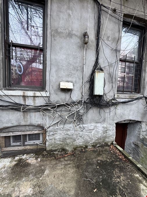 2539 Church Ave