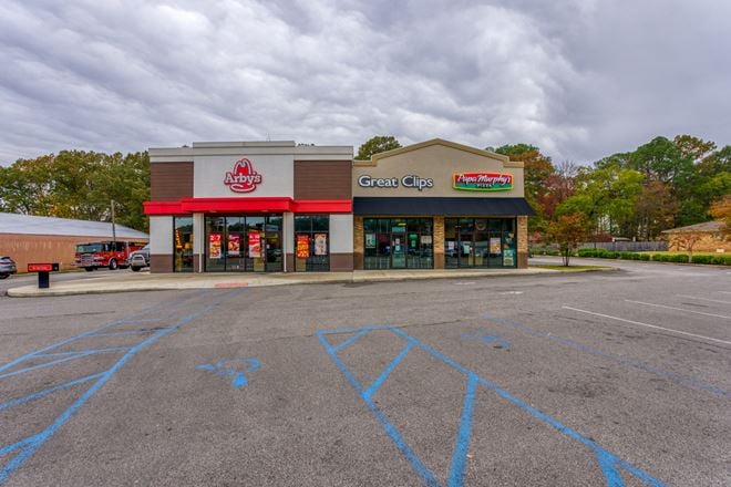 Preview of Retail space for Rent at 709 Highway 31 S