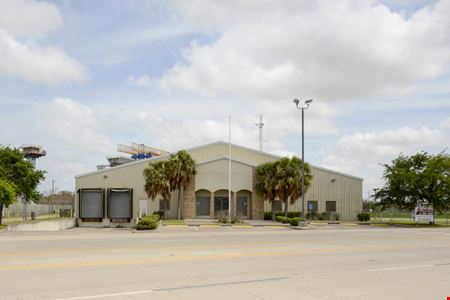 Preview of Industrial space for Rent at 2506 N Port Ave