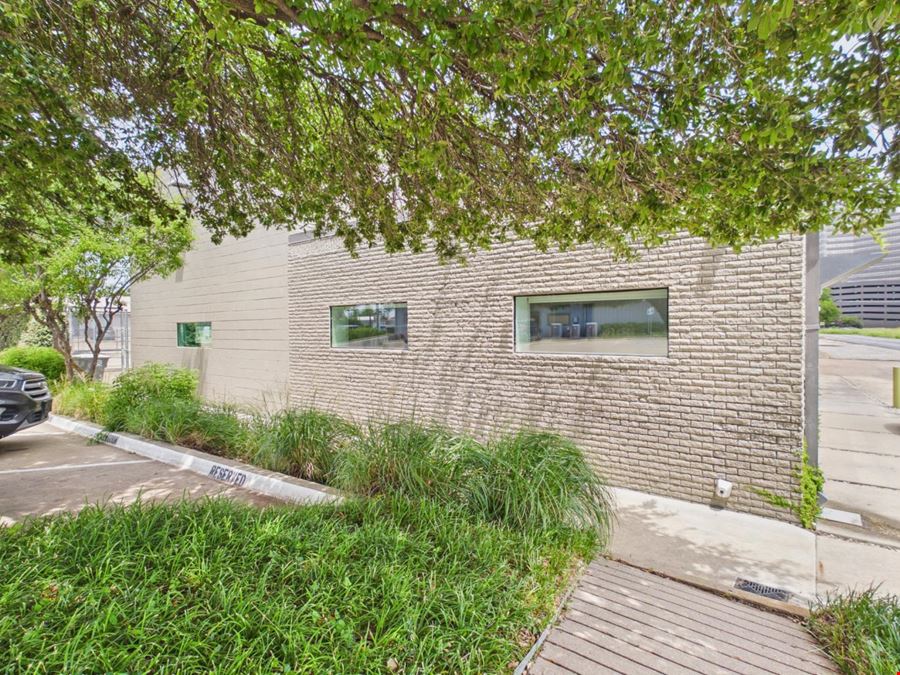 1111 Lagoon Dr