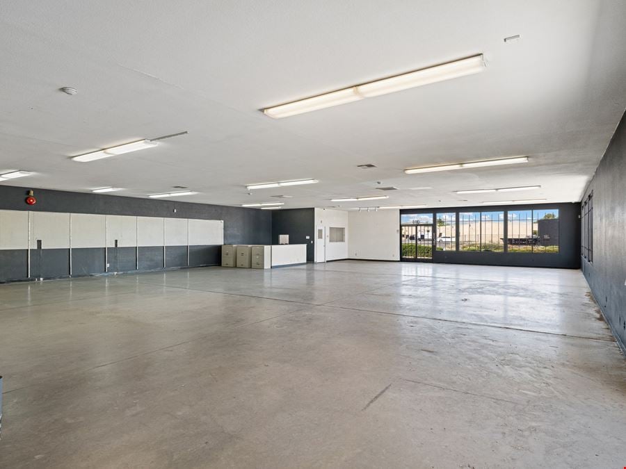 I-15 freeway showroom
