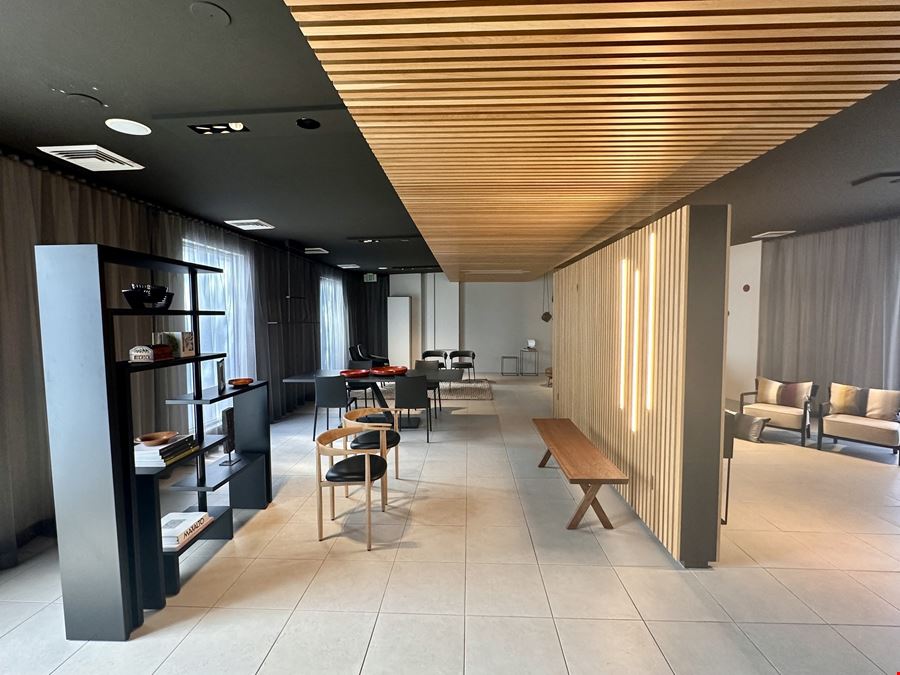 Freestanding Highland Dr. Office/Retail