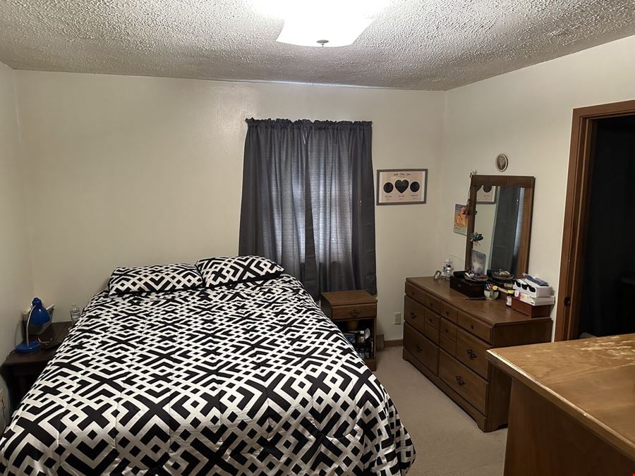 14 N Elm St