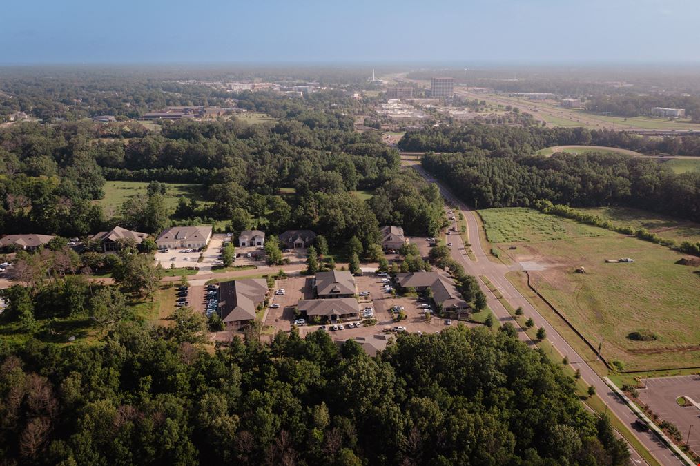 Upscale Ridgeland Office Suite